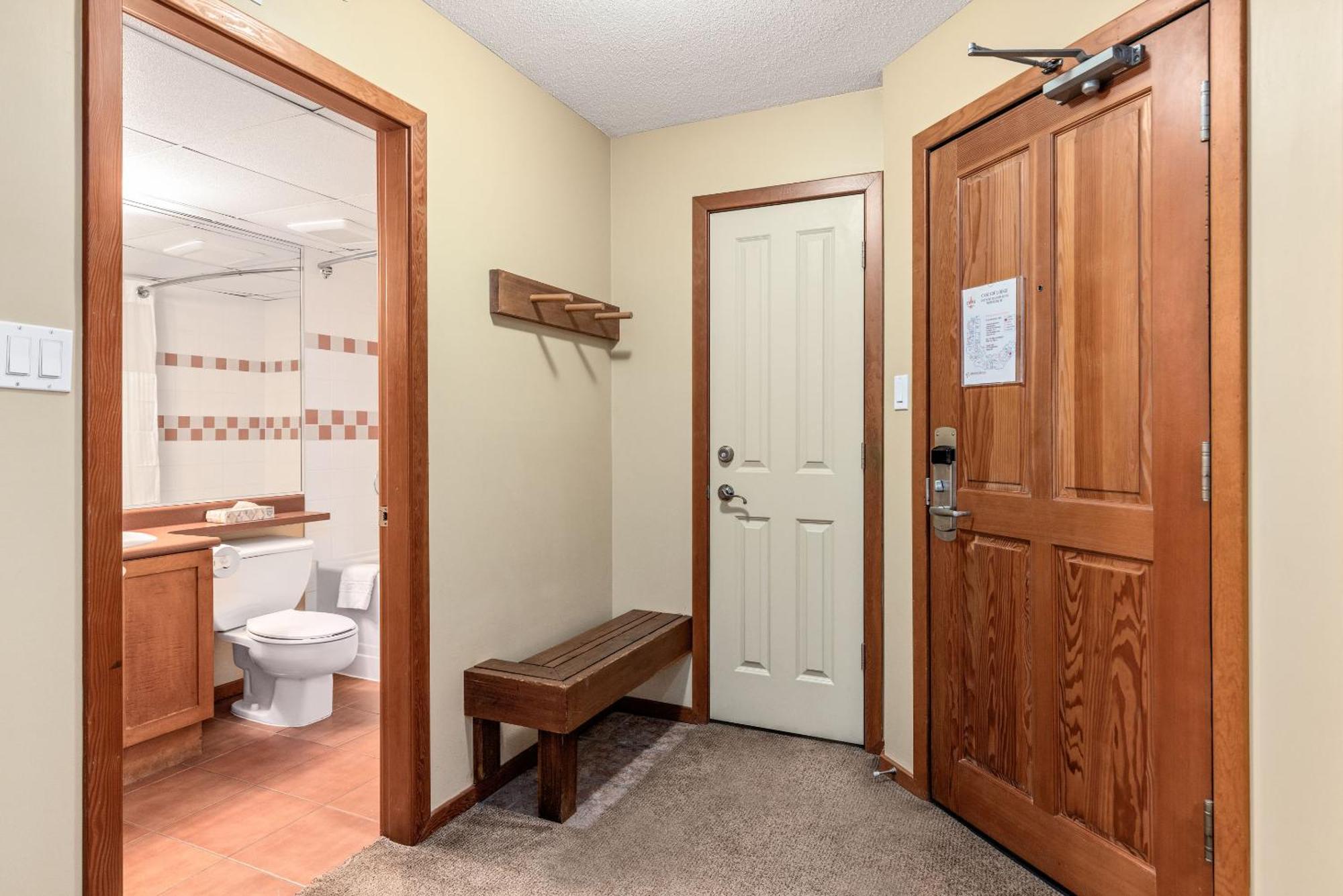 Spring Summer Special Cascade Lodge Suite Wifi 2 Hot Tubs Pool Gym Sauna Ski & Bike Storage Room วิสต์เลอร์ ภายนอก รูปภาพ