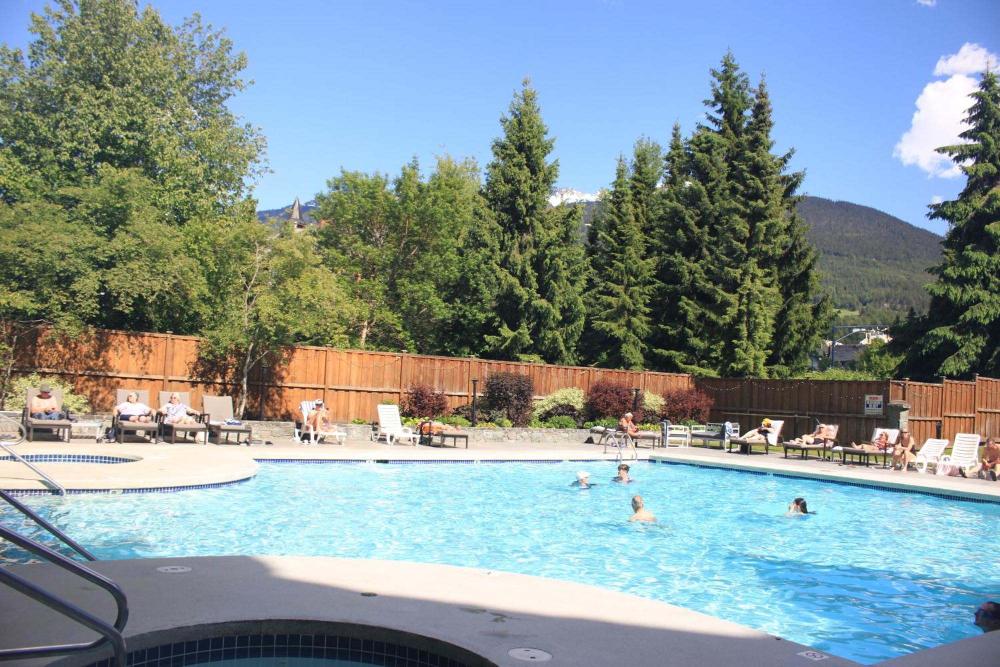 Spring Summer Special Cascade Lodge Suite Wifi 2 Hot Tubs Pool Gym Sauna Ski & Bike Storage Room วิสต์เลอร์ ภายนอก รูปภาพ
